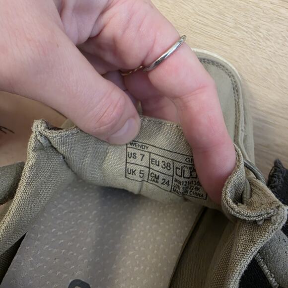 Hey Dude Gray White Slip On Casual Lightweight Wendy Loafer Flats Size 7 - Picture 8 of 8